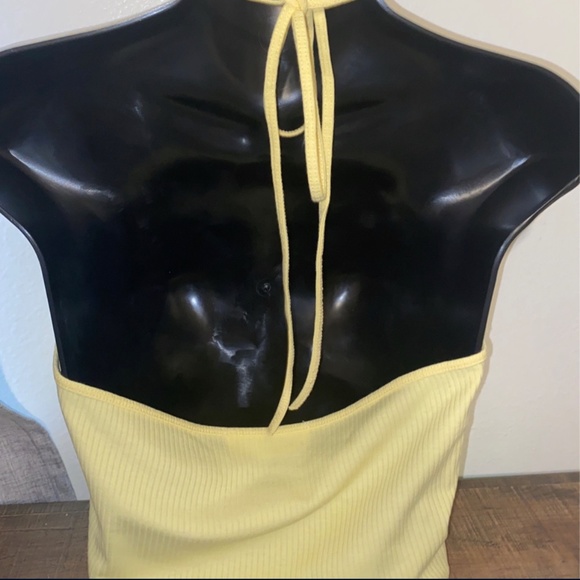Halter top - Picture 3 of 3